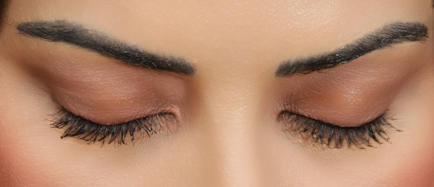 Lil - Waterproof Volumizing Mascara