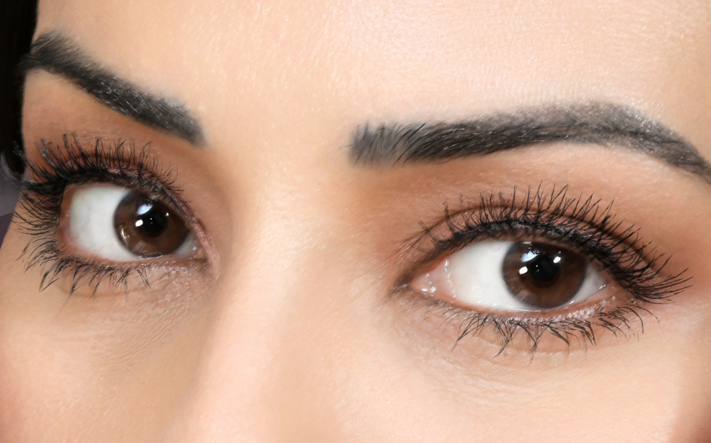 Lil - Waterproof Volumizing Mascara