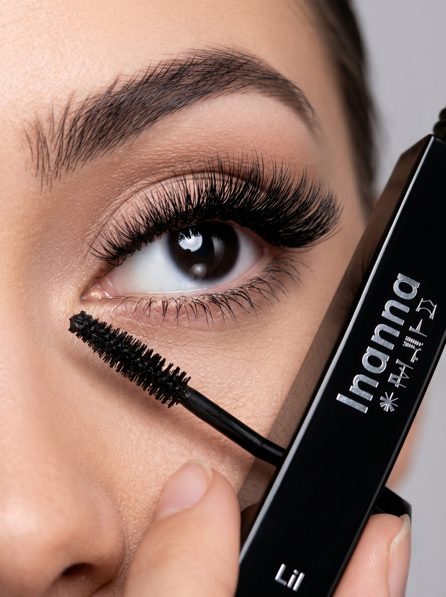 Lil - Waterproof Volumizing Mascara