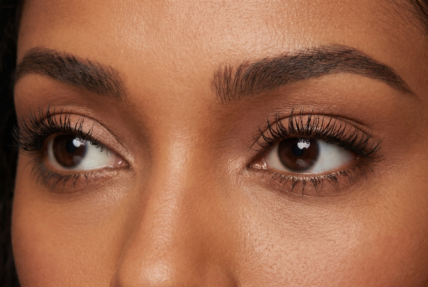 Lil - Waterproof Volumizing Mascara