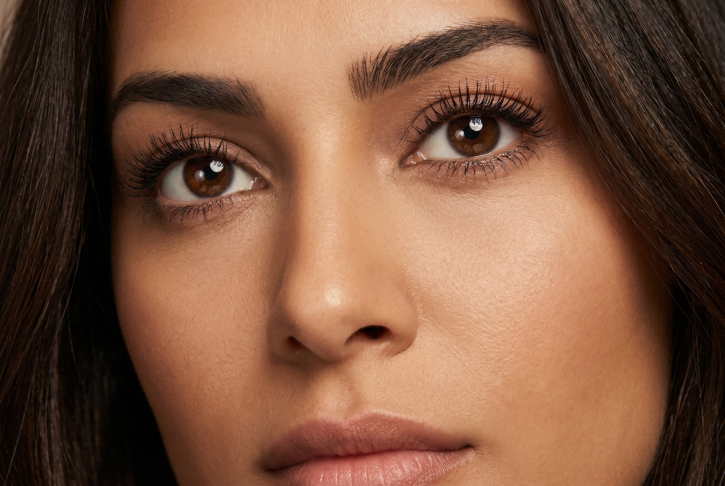 Lil - Waterproof Volumizing Mascara