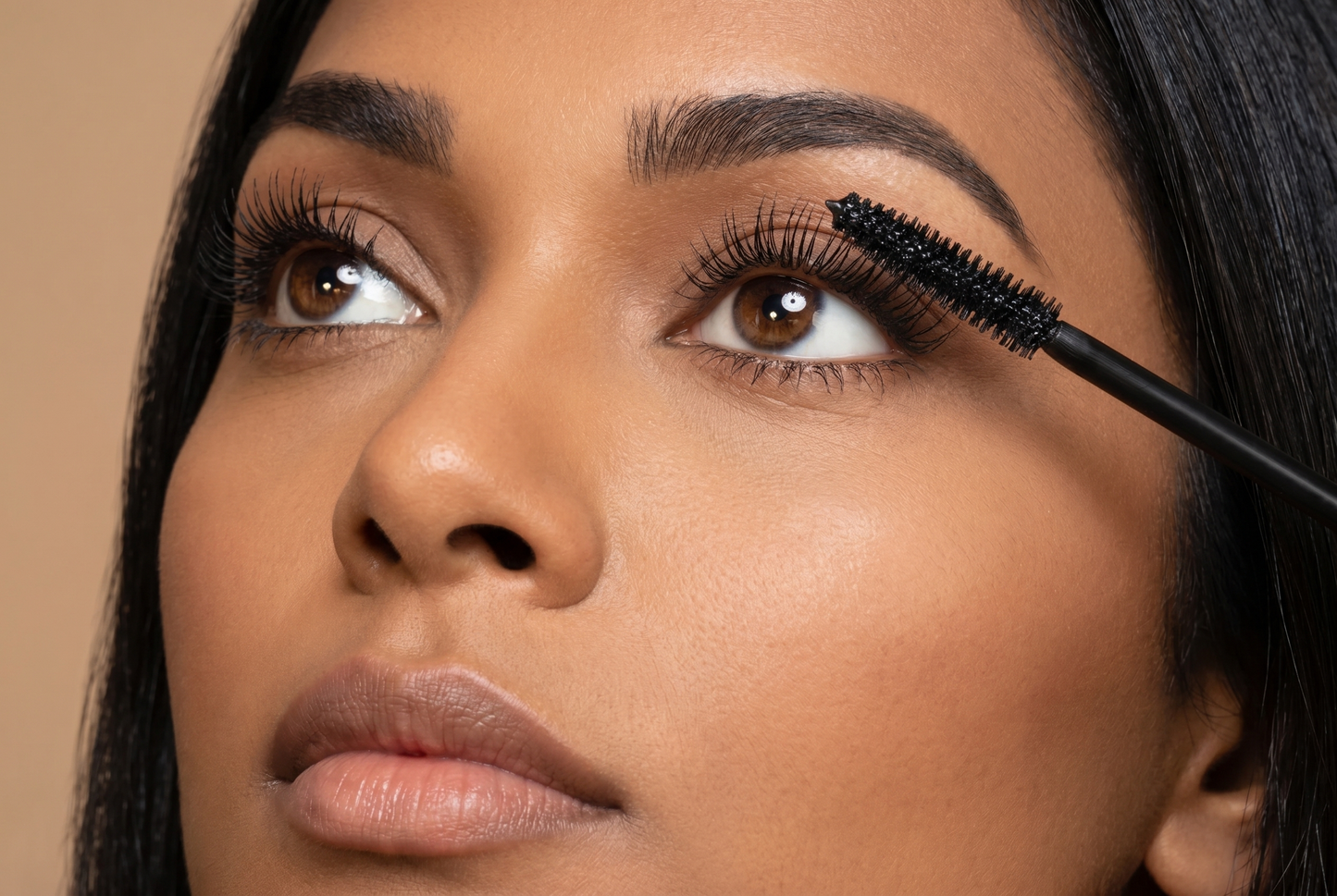 Lil - Waterproof Volumizing Mascara